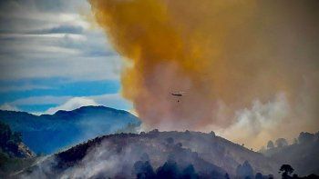 incendio en el parque nacional lanin: tuvieron que evacuar brigadistas en peligro por el viento