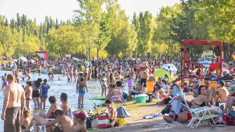 Los casi 40 grados superpoblaron los balnearios