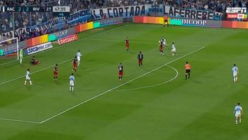 el inoportuno error de galarza fonda en el gol de la victoria de racing que genero duras criticas en las redes el inoportuno error de galarza fonda en el gol de la victoria de racing que genero duras criticas en las redes