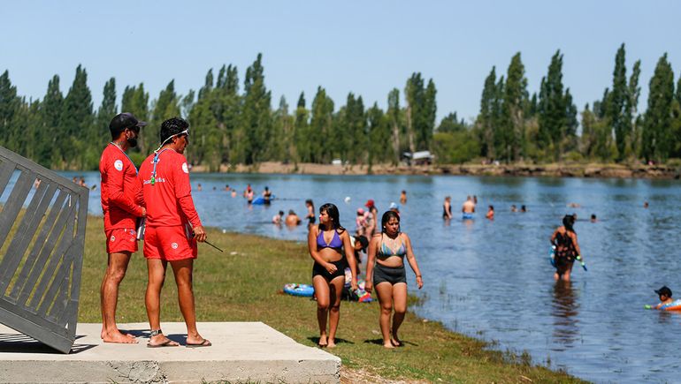 Ahora sí arrancó la temporada: más de 60 mil vecinos coparon el río