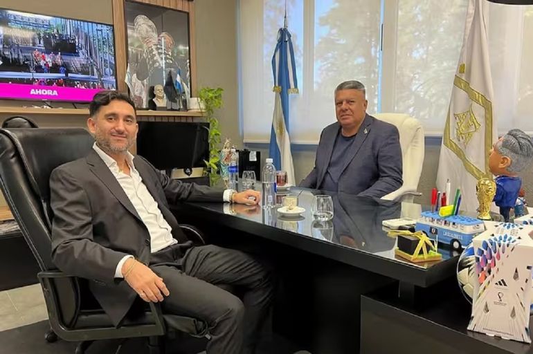 Quién es el empresario amigo del Chiqui Tapia a quien investigan por lavado de dinero