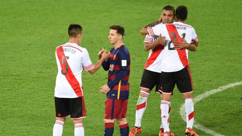 La tristeza e impotencia de los jugadores de River por la abrumadora superioridad del conjunto catalán