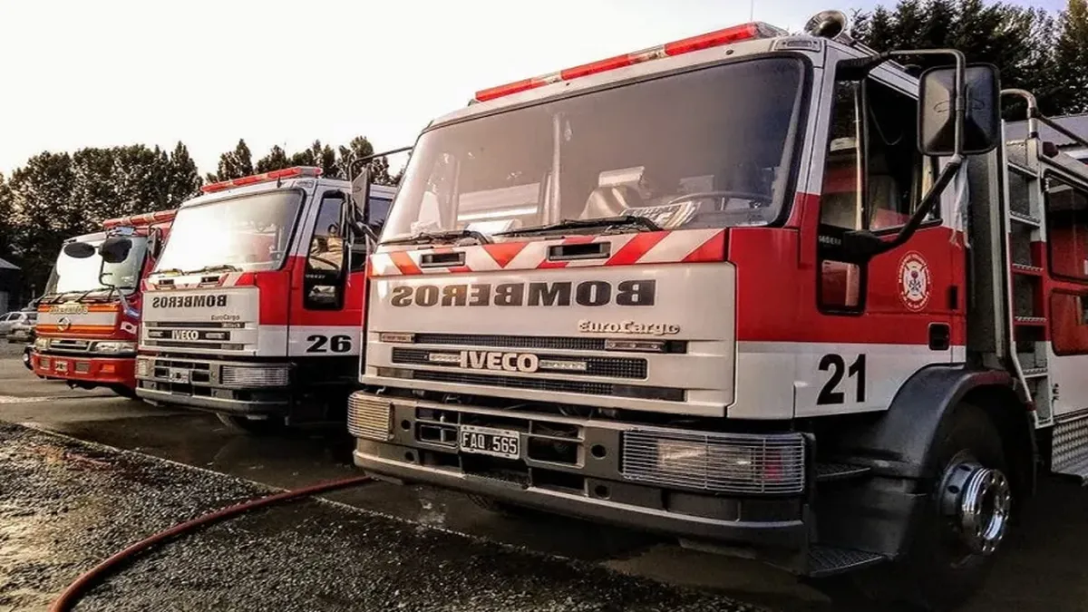 Bomberos se unen en defensa de Lorenzo Lorente antes los ataques de Vialidad Provincial