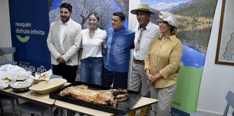 El evento contará con dos jornadas, una con el encuentro de mujeres asadoras y la otra con diversas actividades, con tradiciones y con los montados. El evento contará con dos jornadas, una con el encuentro de mujeres asadoras y la otra con diversas actividades, con tradiciones y con los montados.