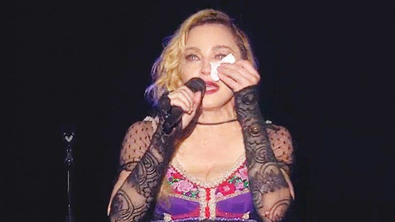No es la primera vez que Madonna llora en público por Rocco.