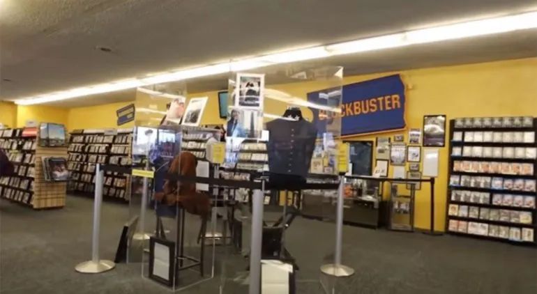 La llegada de las grandes cadenas a Neuquén también revoluciaron la industria del cine. La llegada de las grandes cadenas a Neuquén también revoluciaron la industria del cine.