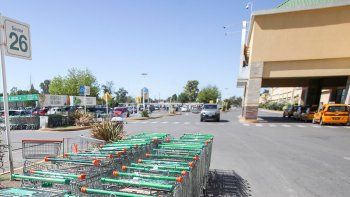 los comerciantes de los shoppings piden trabajar los comerciantes de los shoppings piden trabajar
