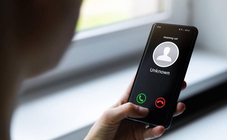 Recibir llamadas de desconocidos molesta pero se pueden bloquear. Recibir llamadas de desconocidos molesta pero se pueden bloquear.