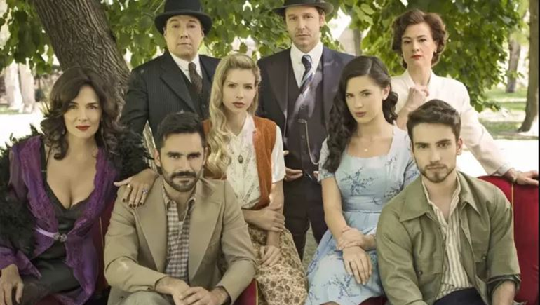 El elenco de la primera temporada de ATAV