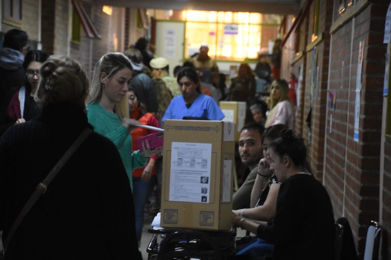 Habrá un aumento en el pago para las autoridades de mesa en las elecciones 2023. Habrá un aumento en el pago para las autoridades de mesa en las elecciones 2023.