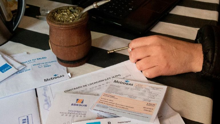 Los aumentos de julio finalmente se postergarán por decisión del Gobierno. Los aumentos de julio finalmente se postergarán por decisión del Gobierno.