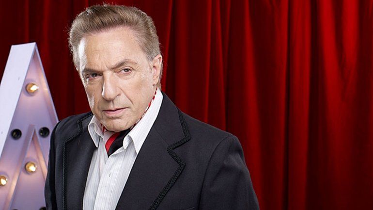 El actor ya comenzó a repasar las canciones más populares del Gitano.