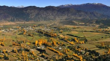 A 200 metros de altura y rodeado de cerros, en la localidad ubicada en un valle de ensueño de la Patagonia rara vez hay vientos fuertes. A 200 metros de altura y rodeado de cerros, en la localidad ubicada en un valle de ensueño de la Patagonia rara vez hay vientos fuertes.