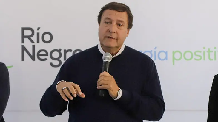 Weretilneck reclamó un mínimo de 80% de trabajadores rionegrinos. Foto: Gobierno de Río Negro