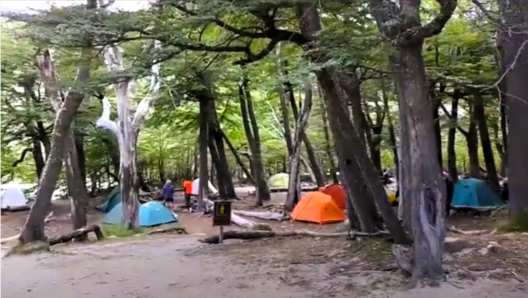 El Campamento De Agostini está en los senderos de treking de El Chaltén