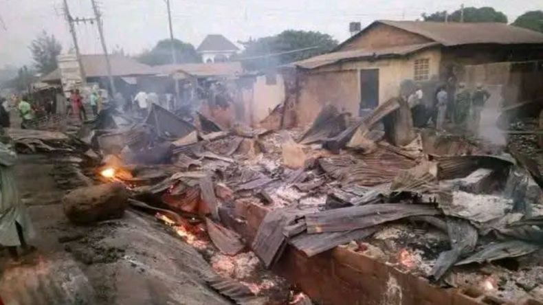 Un reflejo del horror vivido en la zona remota de Nigeria, cercana a la frontera con Benín, donde se produjeron los ataques. | LM Neuquen Un reflejo del horror vivido en la zona remota de Nigeria, cercana a la frontera con Benín, donde se produjeron los ataques.