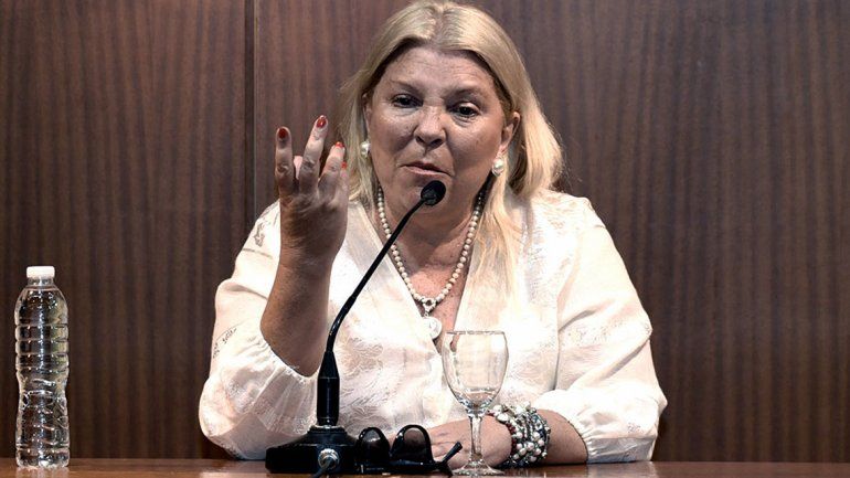 La diputada lo acusa de pergeñar una operación contra el Gobierno.