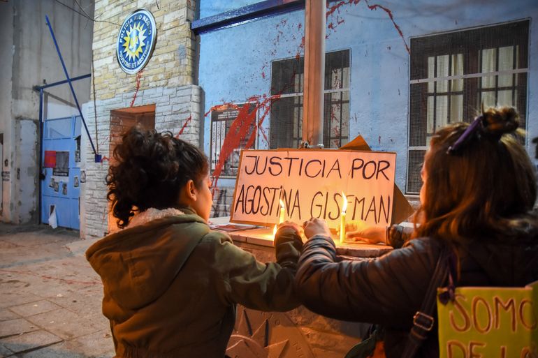 Marcha en Cipolletti por el femicidio de Agostina Gisfman