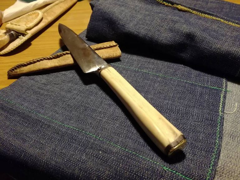 Probando diseños de cuchillos. Probando diseños de cuchillos.