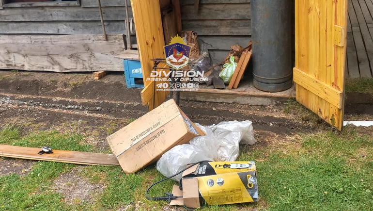 Golpeó a dos policías tras un raid delictivo por varias viviendas