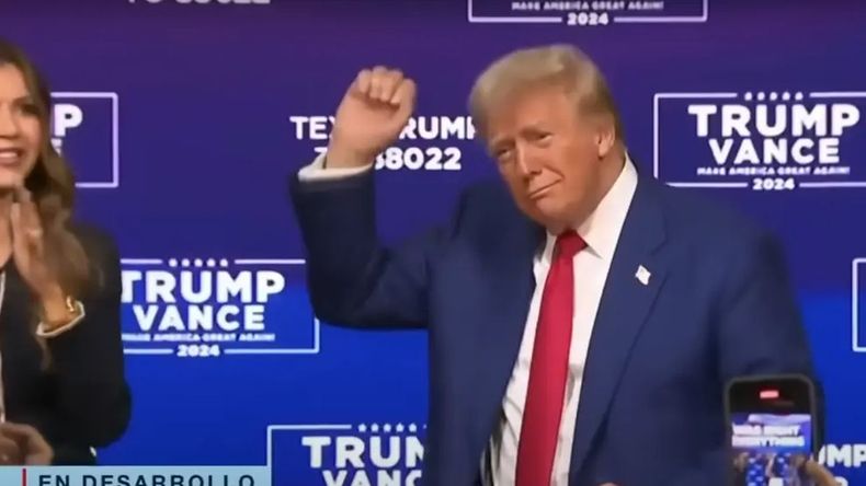 Donald Trump enloqueció y bailó por media hora en un mitín