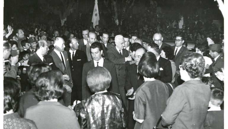 Felie Sapag y Arturo Illia, en Neuquén. Felie Sapag y Arturo Illia, en Neuquén.