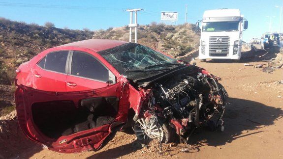 Despistó y chocó a un camión que trabajaba en las obras de la Ruta 7