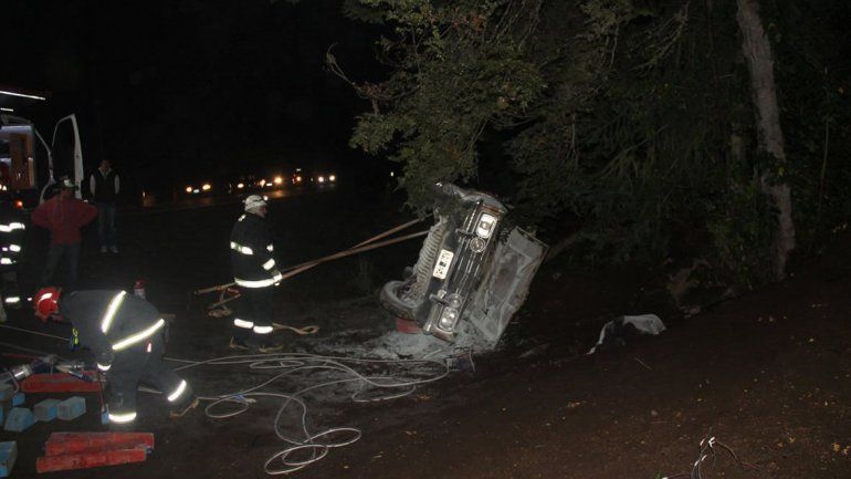 Dos personas heridas tras un vuelco sobre la Ruta 40