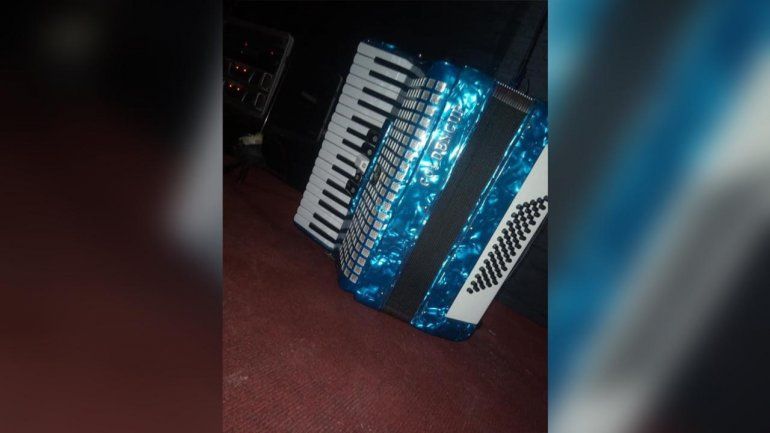 El desesperado pedido de un joven al que le robaron su acordeón