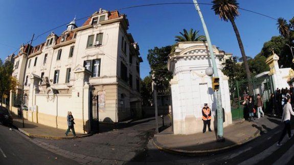 La beba fue trasladada por efectivos de la Policía Federal al Hospital Piñero, donde permanece internada.