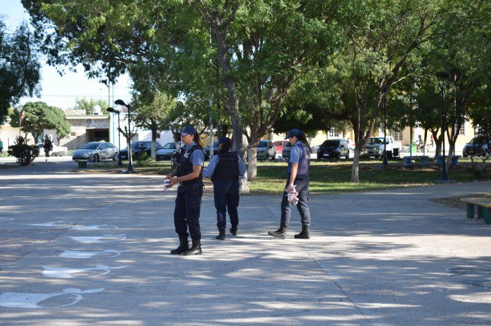 El día después del hecho la policía hizo pericias en la plaza donde ocurrieron los hechos