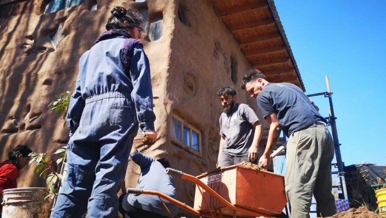 La construcción natural es la posibilidad de una casa propia
