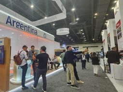 Este año, el stand argentino en el pabellón comercial de la OTC creció en tamaño. Este año, el stand argentino en el pabellón comercial de la OTC creció en tamaño.