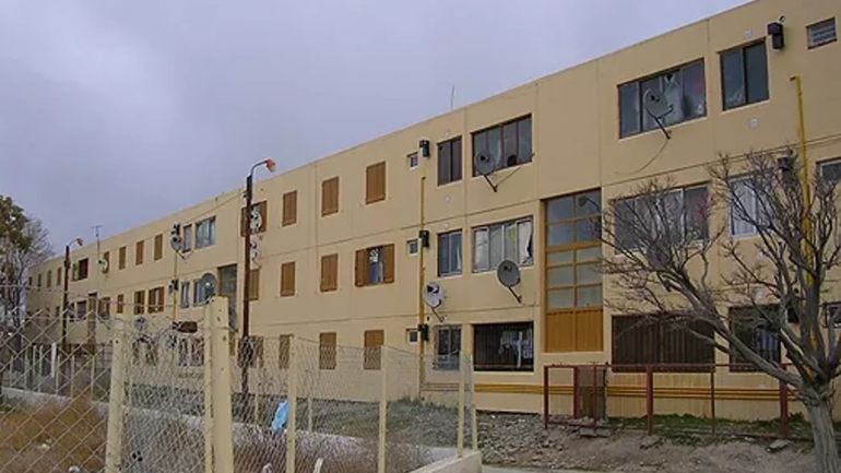 Hallaron muerto a un hombre en el Barrio Constitución de Trelew. Hallaron muerto a un hombre en el Barrio Constitución de Trelew.