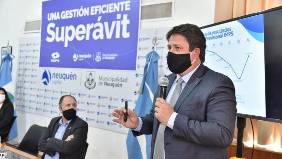 Gaido anunció que se revirtió el déficit del IMPS
