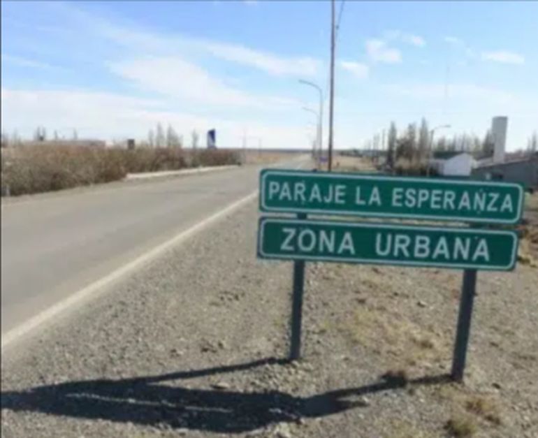 Según trascendió, el accidente fatal en la ruta 40 ocurrió a unos 15 kilómetros del paraje La Esperanza, en Santa Cruz. Según trascendió, el accidente fatal en la ruta 40 ocurrió a unos 15 kilómetros del paraje La Esperanza, en Santa Cruz.