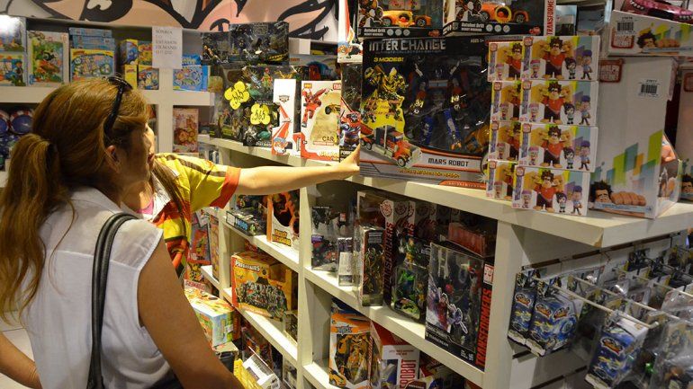 Los neuquinos buscaron regalos más económicos para Reyes