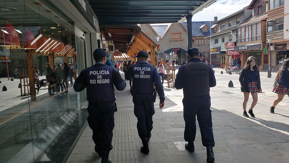 Extorsionan a un turista para devolverle el celu que había perdido
