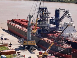 Terminales del Gran Rosario saturadas: récord de 16,8 Mt descargadas en puertos argentinos este año. Terminales del Gran Rosario saturadas: récord de 16,8 Mt descargadas en puertos argentinos este año.
