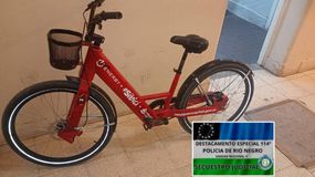 La bicicleta robada en Neuquén fue recuperada en la vecina ciudad de Cipolletti. | LM Neuquen La bicicleta robada en Neuquén fue recuperada en la vecina ciudad de Cipolletti.