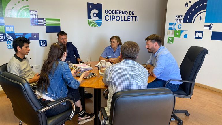 Buteler encabezó la reunión con la plana mayor de la policía. Foto: gentileza Prensa municipio&nbsp;