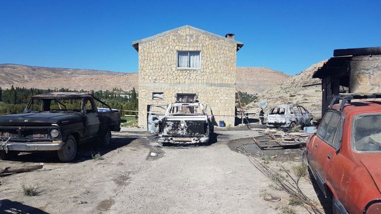 Policía agredió a su pareja y se atrincheró a los tiros