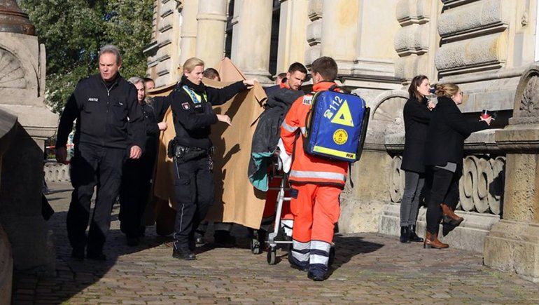 Acusado de estafa se apuñaló para retrasar el juicio
