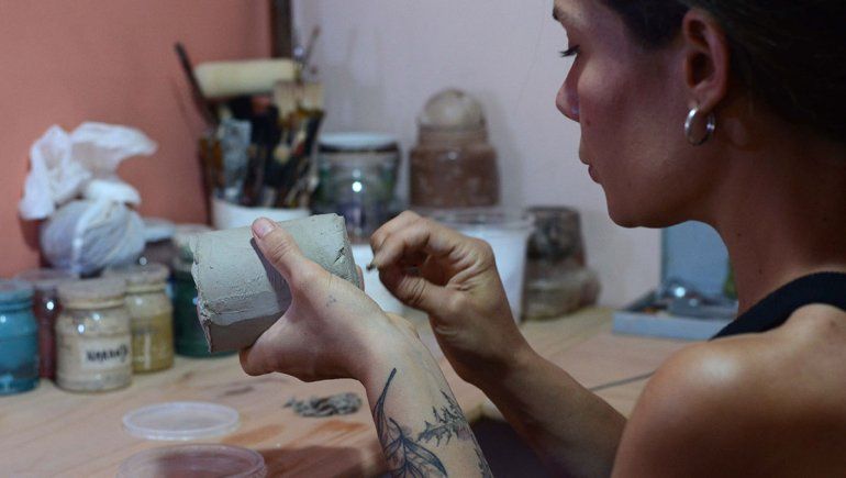 Josefina es artista y emprendedora neuquina.