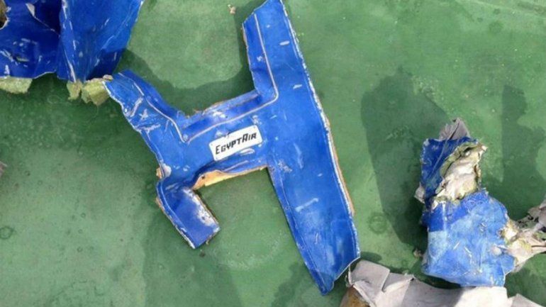 La hipótesis de un ataque terrorista contra el avión fue perdiendo peso.