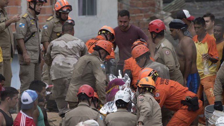 Al menos nueve muertos por un alud en Río de Janeiro