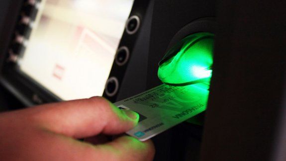 Los legisladores Cides y Yensen piden instalar un cajero automático en el DVN.&nbsp;