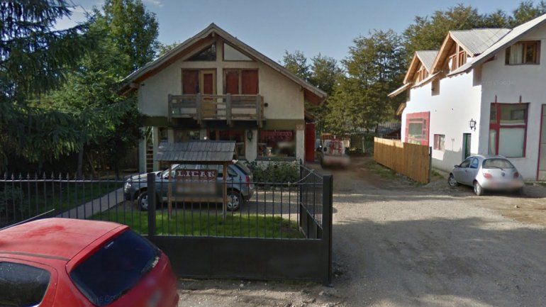 La vidriería que sufrió el robo se ubica en calle Calafate 156 de la localidad.