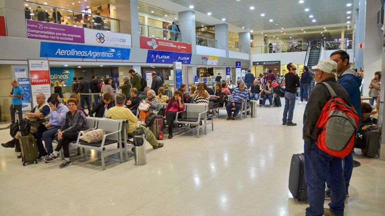 Cierran el aeropuerto local por el incidente con una avioneta