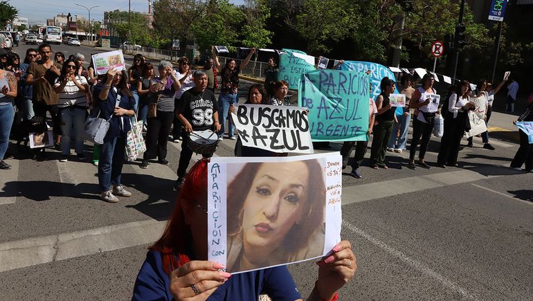 Impulsan una masiva búsqueda de Azul, trabajadora estatal de Neuquén, y su hermano pidió por su aparición